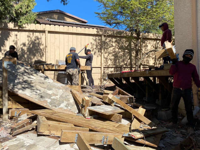 Affordable deck demolition services Castro Valley & Hayward, you have to make sure that the previous tenant’s property is removed, and that only new, or furniture belonging to the house remains in the property, before you have that for sale sign! 