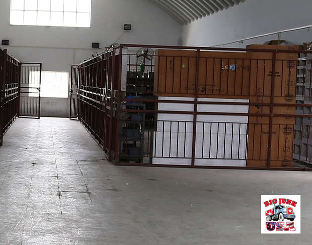 Affordable move out cleaning services Hayward, you have to make sure that the previous tenant’s property is removed, and that only new, or furniture belonging to the house remains in the property, before you have that for sale sign! 